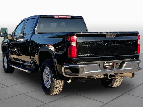 Used 2021 Chevrolet Silverado 2500 LT w/ Convenience Package AWD/4WD image 12