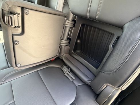 Used 2019 Chevrolet Silverado 1500 High Country w/ Technology Package image 19