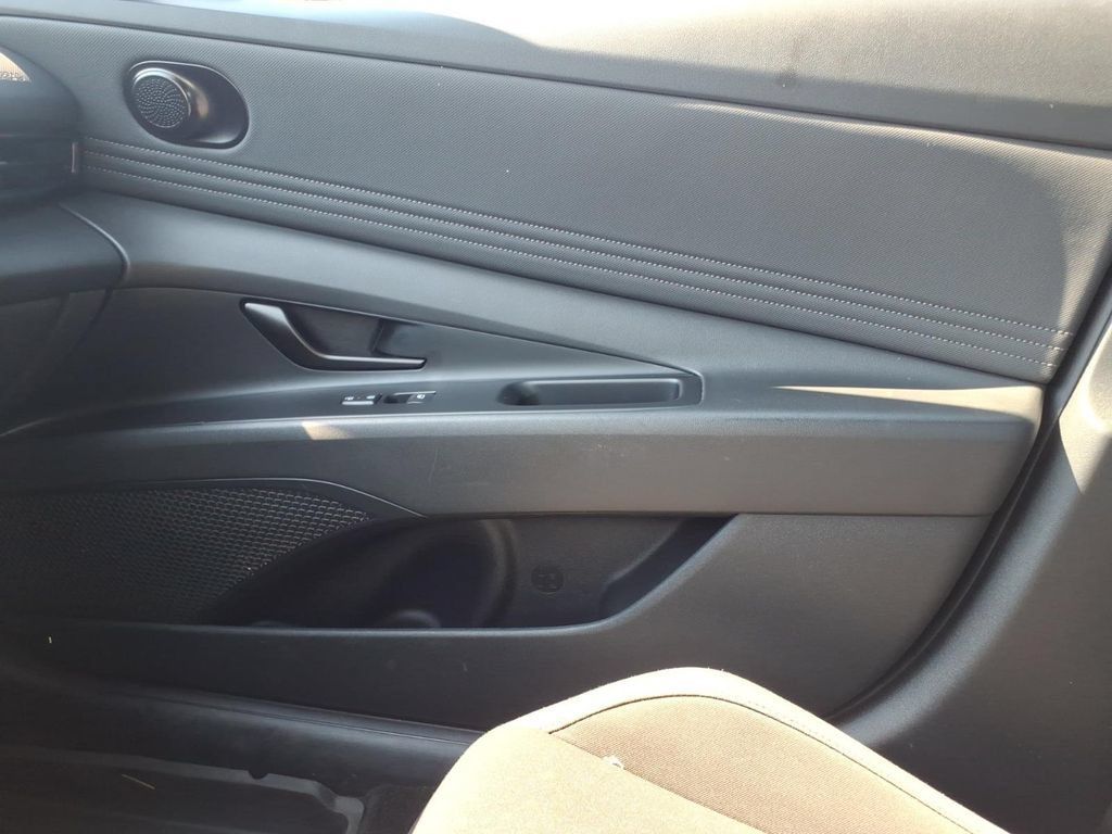 Certified 2025 Hyundai Elantra Sport FWD image 24