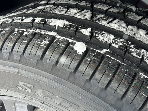 New 2025 Jeep Grand Cherokee Limited image 9