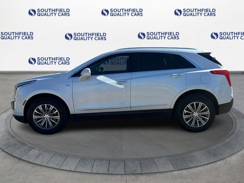 Used 2018 Cadillac XT5 Luxury w/ Driver Awareness Package AWD/4WD image 3