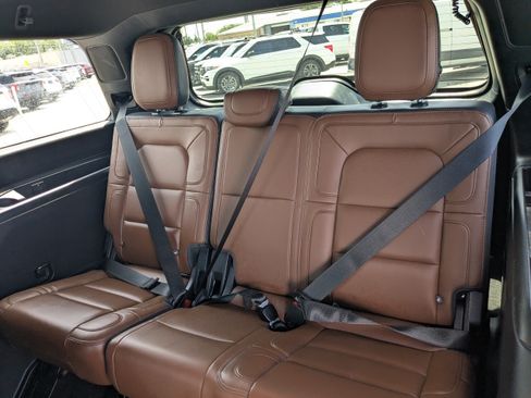 Used 2023 Lincoln Navigator Reserve AWD/4WD image 15