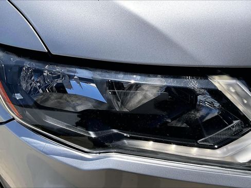 Used 2020 Nissan Rogue S FWD image 27