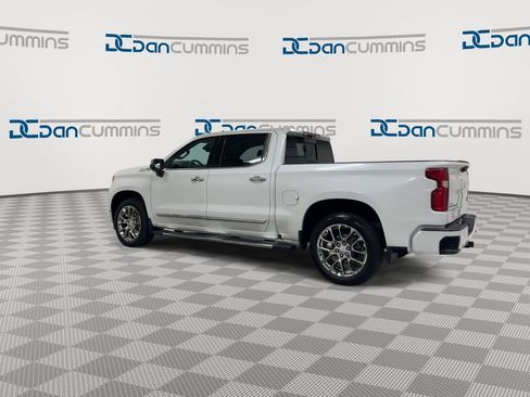 Used 2025 Chevrolet Silverado 1500 High Country w/ Technology Package AWD/4WD image 6