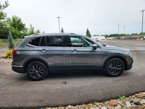 Certified 2024 Volkswagen Tiguan SE image 6