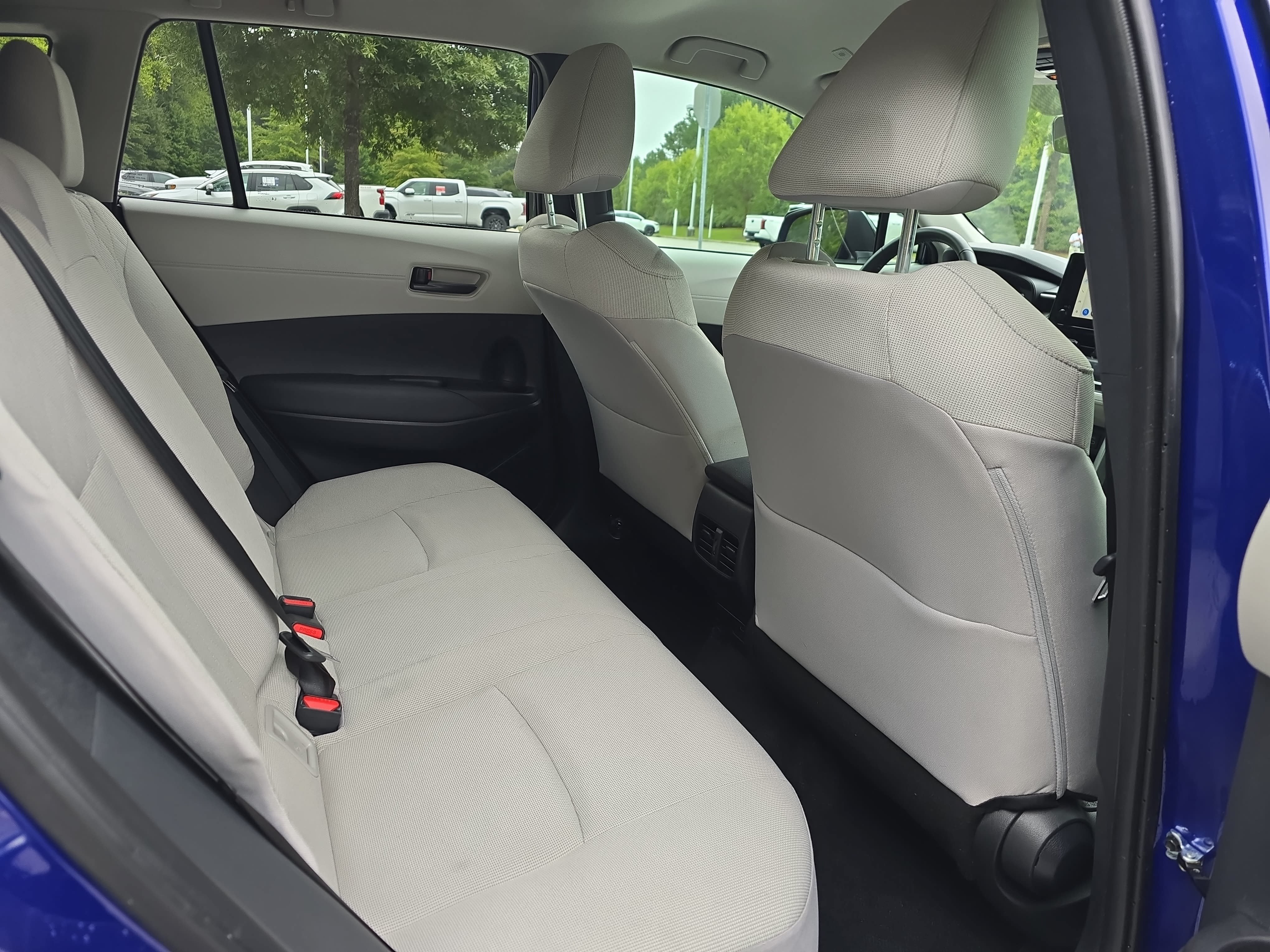 Used 2025 Toyota Corolla Cross LE FWD image 11