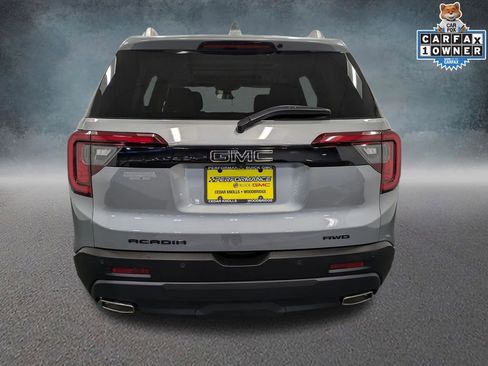 Used 2023 GMC Acadia SLE w/ Driver Convenience Package image 5
