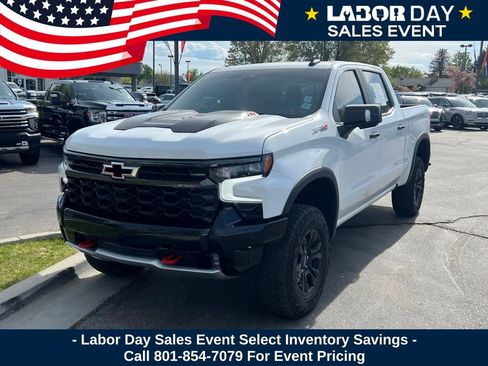 Used 2023 Chevrolet Silverado 1500 ZR2 w/ Technology Package AWD/4WD image 2
