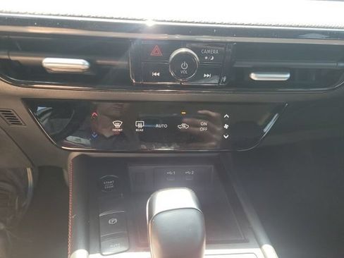 Certified 2025 Nissan Kicks SR w/ Illumination Package AWD/4WD image 19