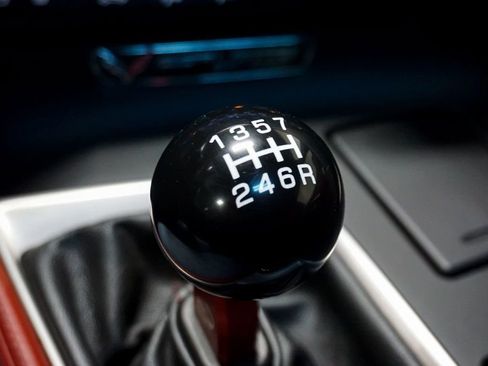 Used 2019 Chevrolet Corvette Stingray Coupe RWD image 16