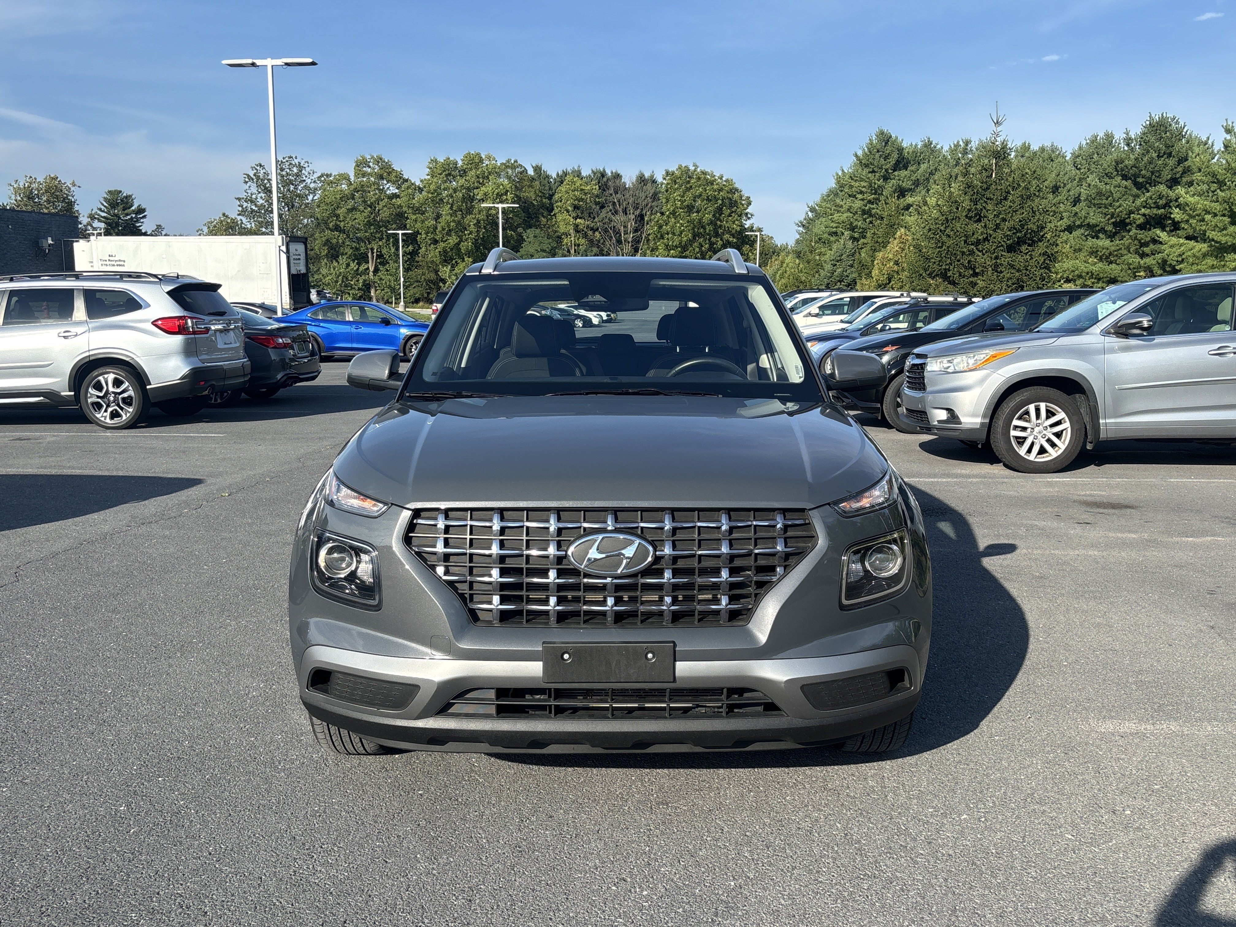 Used 2025 Hyundai Venue SEL FWD image 17