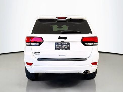 Used 2022 Jeep Grand Cherokee Laredo X AWD/4WD image 6
