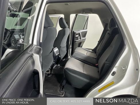 Used 2016 Toyota 4Runner SR5 AWD/4WD image 12
