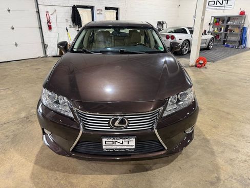 Used 2013 Lexus ES 350 w/ Premium Pkg image 2