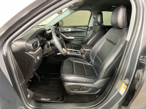 Certified 2021 Ford Explorer XLT w/ Equipment Group 202A image 29
