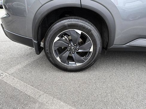 Certified 2026 Nissan Rogue SV FWD image 12