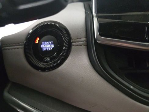 Used 2023 Jeep Compass Limited image 11