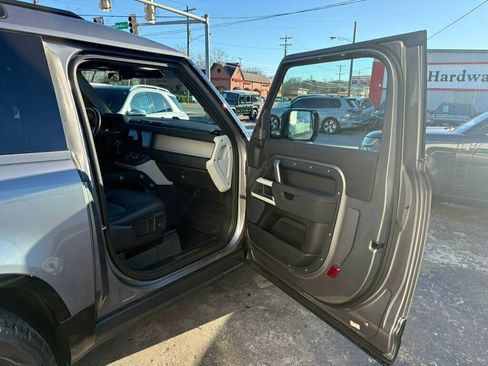 Used 2022 Land Rover Defender 90 X-Dynamic S image 13