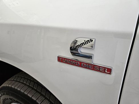 Used 2022 RAM 2500 Tradesman w/ Chrome Appearance Group AWD/4WD image 13