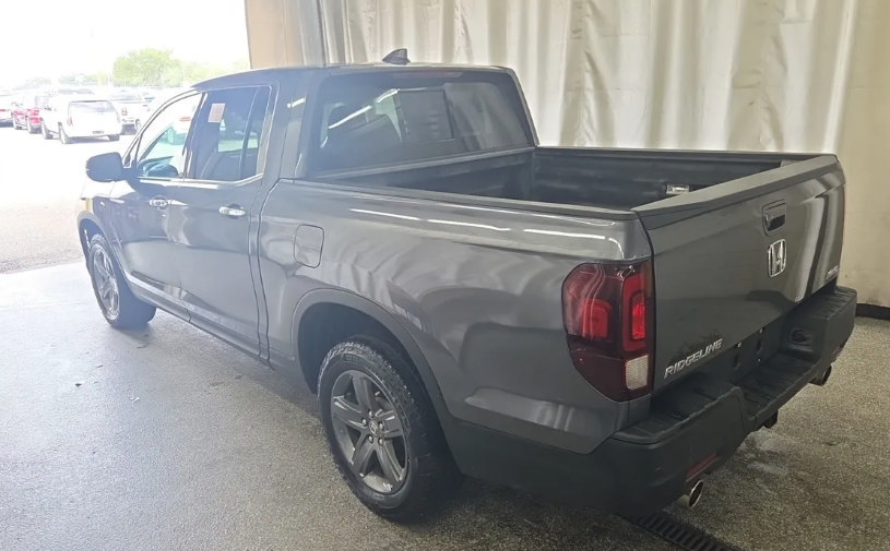 Used 2023 Honda Ridgeline RTL-E image 2