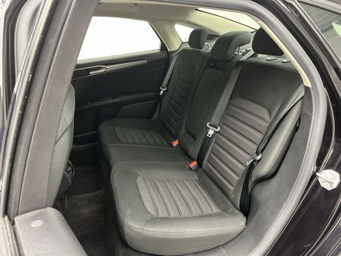 Used 2019 Ford Fusion SE image 11