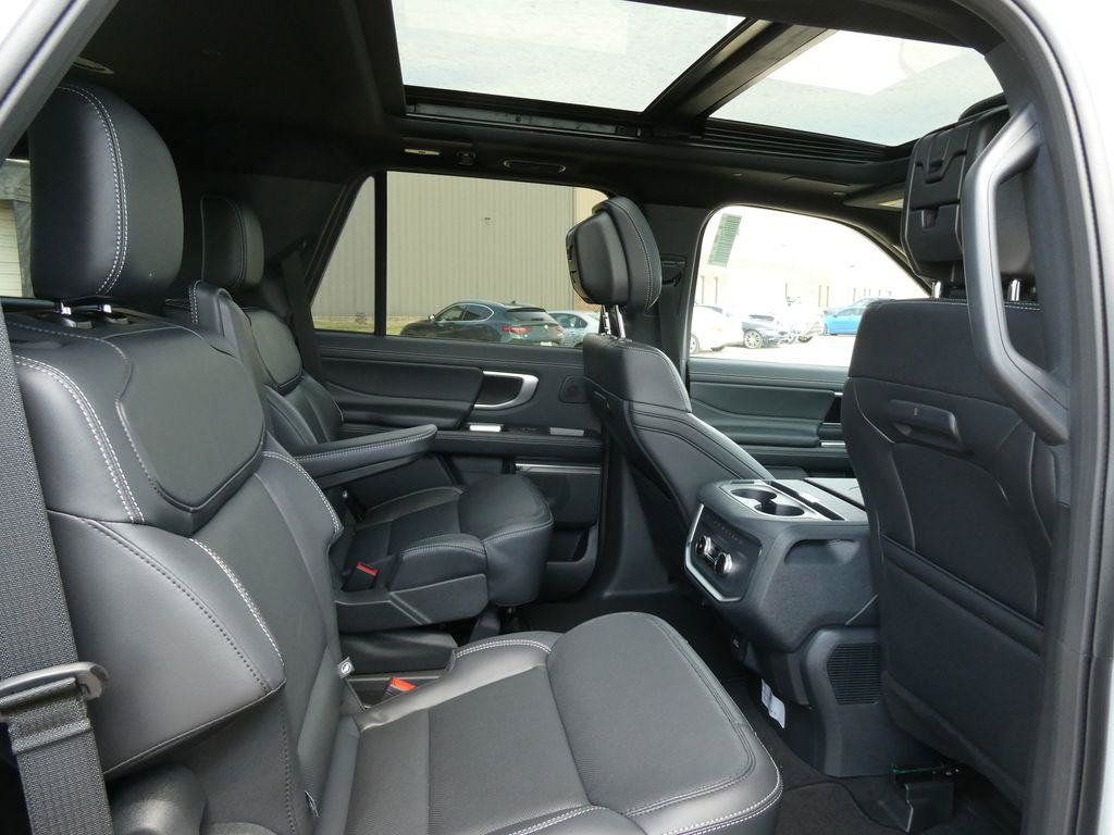 New 2027 Ford Expedition Platinum w/ Stealth Performance Package AWD/4WD image 13