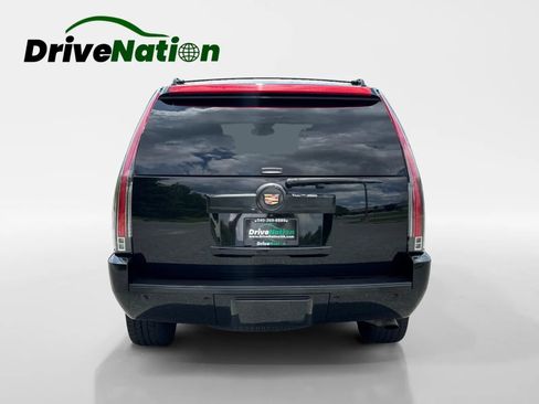 Used 2013 Cadillac Escalade Luxury AWD/4WD image 6