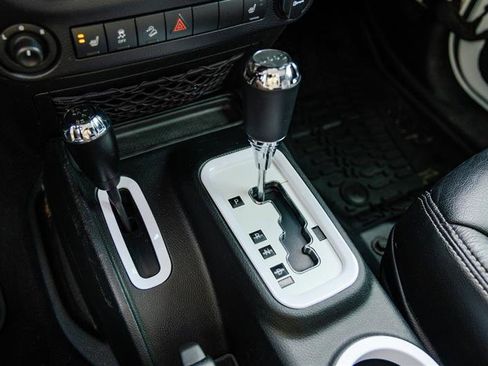 Used 2018 Jeep Wrangler Unlimited Sport S AWD/4WD image 27