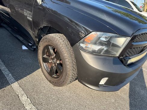 Used 2019 RAM 1500 Express w/ Express Value Package AWD/4WD image 4