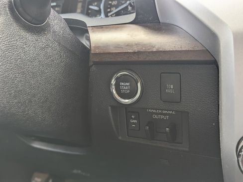 Used 2021 Toyota Tundra Limited image 35