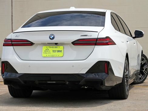 Used 2025 BMW i5 eDrive40i w/ M Sport Package RWD image 5