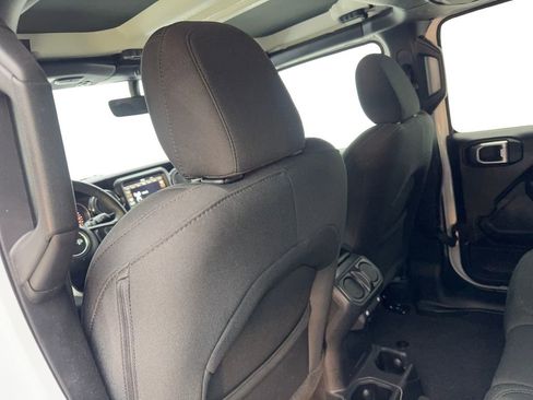 Used 2022 Jeep Wrangler Unlimited Sport image 33