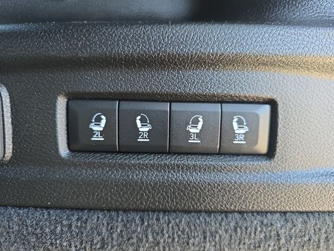Used 2024 Jeep Grand Cherokee L Overland w/ Advanced Protech Group III AWD/4WD image 15