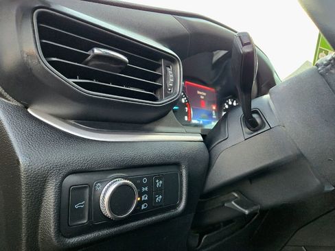 Used 2021 Ford Explorer XLT image 26