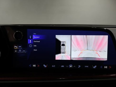 Used 2025 Chevrolet Traverse Z71 image 28