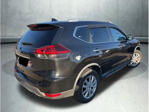 Used 2018 Nissan Rogue SV AWD/4WD image 5