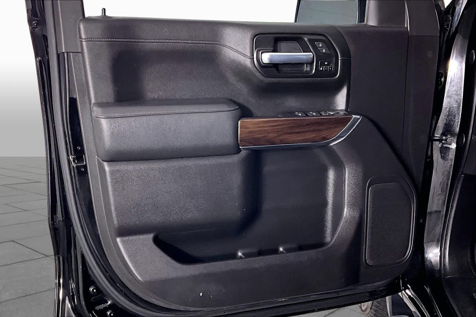 Used 2021 GMC Sierra 1500 SLT RWD image 19
