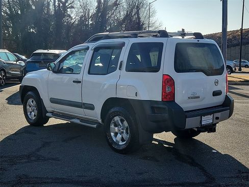 Used 2011 Nissan Xterra S w/ 4X4 Value Package image 4