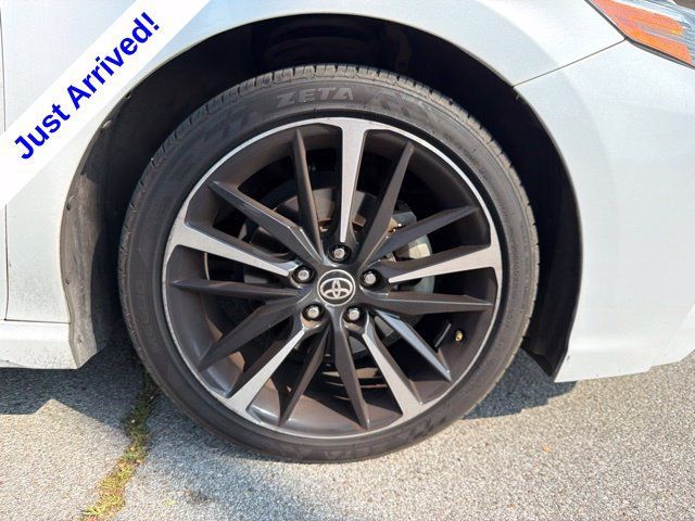 Used 2020 Toyota Camry XSE FWD image 16