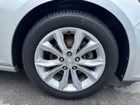 Used 2019 Chevrolet Malibu LT FWD image 27