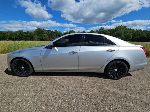 Used 2018 Cadillac CTS Luxury RWD image 7