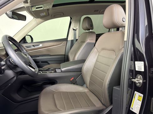 Used 2024 Volkswagen Atlas SEL AWD/4WD image 5