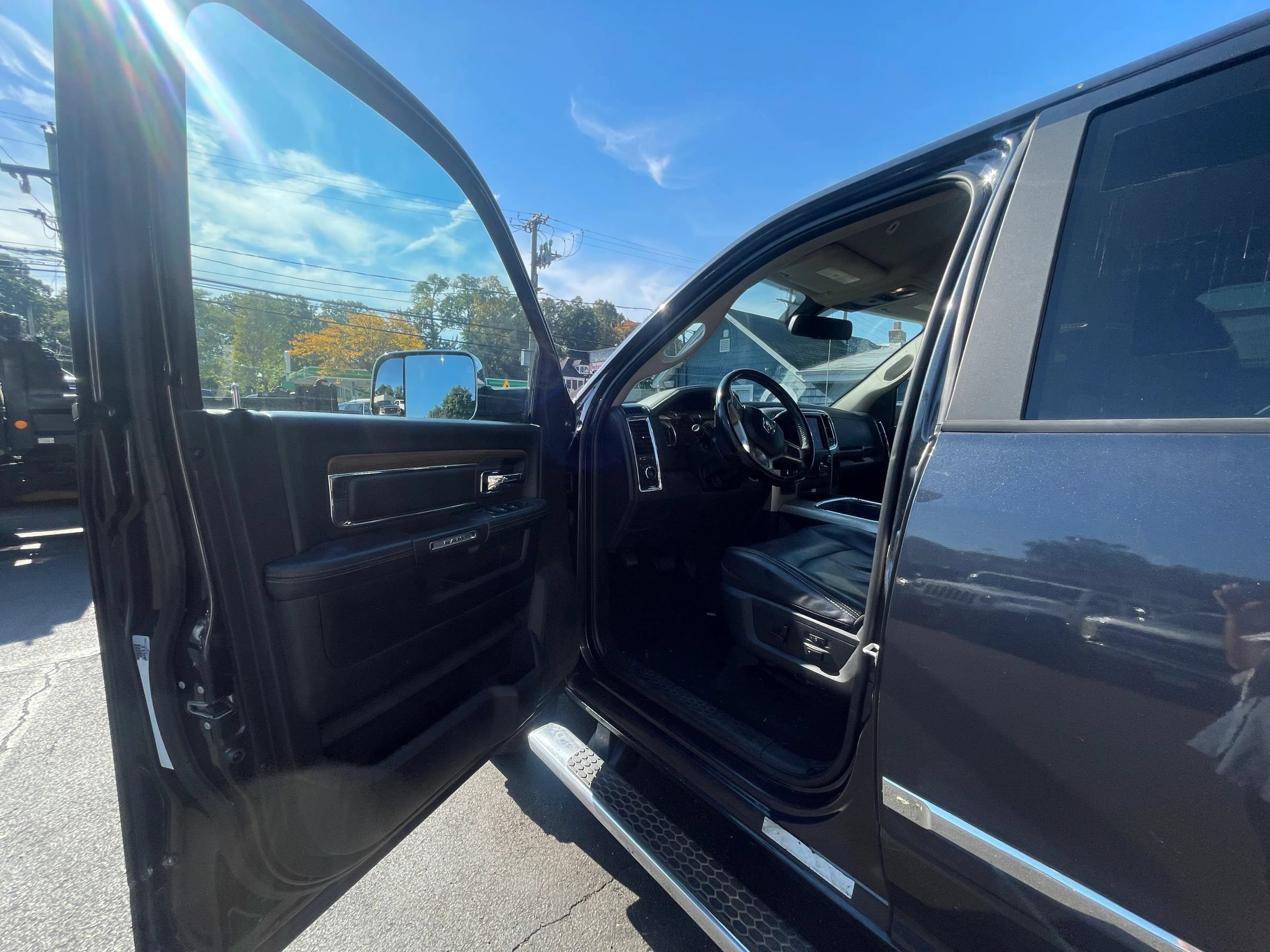 Used 2018 RAM 3500 Laramie AWD/4WD image 10
