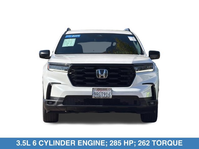 Certified 2025 Honda Pilot Sport image 11
