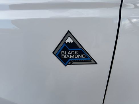 Used 2023 Ford Bronco Black Diamond w/ Sasquatch Package AWD/4WD image 35