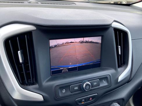 Used 2024 GMC Terrain SLE w/ Elevation Edition image 26