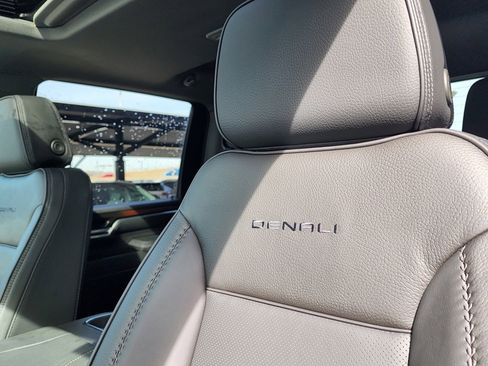 New 2026 GMC Sierra 3500 Denali w/ LPO, Black Badging Package image 20