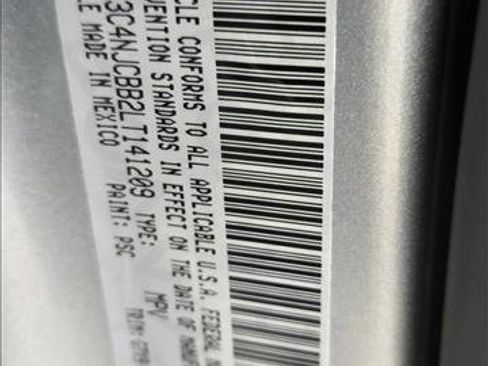 Used 2020 Jeep Compass Latitude image 23