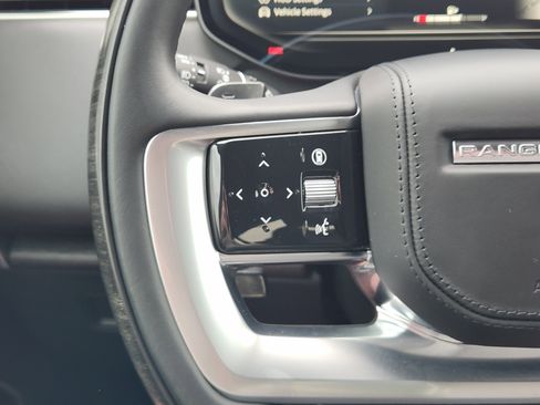 Certified 2025 Land Rover Range Rover Long Wheelbase Autobiography image 30