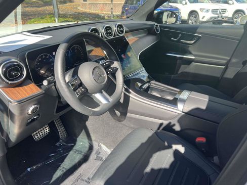 Used 2025 Mercedes-Benz GLC 350e 4MATIC image 30